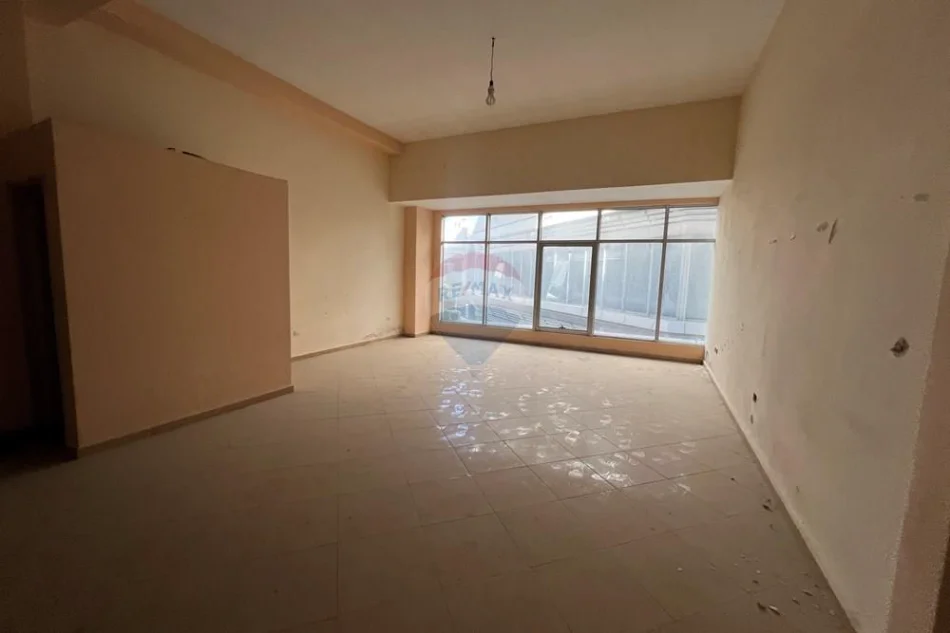 Vlore, shitet dyqan Kati 2, 51 m² (Blv. Ismail Qemali,Conad, Vlore)