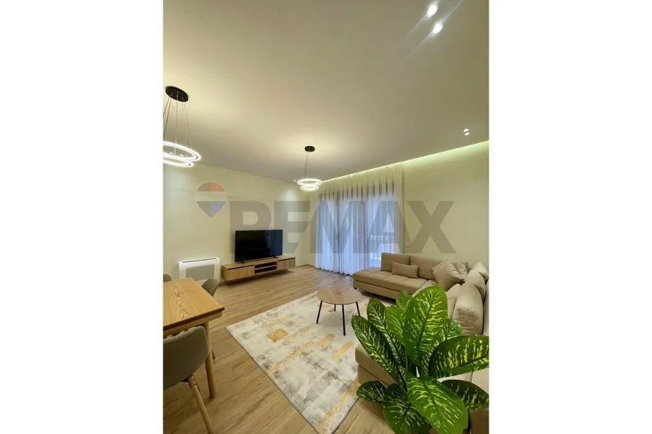 Tirane, jepet me qera apartament 2+1+Aneks+Ballkon Kati 4, 122 m² 1.200 € (Delijorgj)