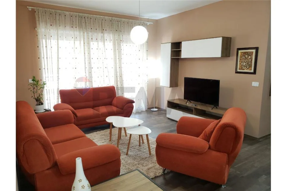 Tirane, jepet me qera apartament 2+1+Ballkon Kati 8, 116 m² 700 € (Delijorgji)