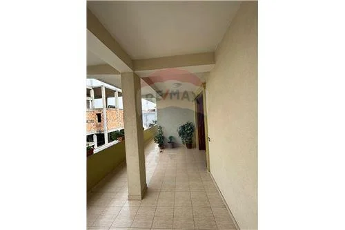 JEPET APARTAMENT 2+1 ME QIRA ne Atir, Rruga Llazar Siliqi