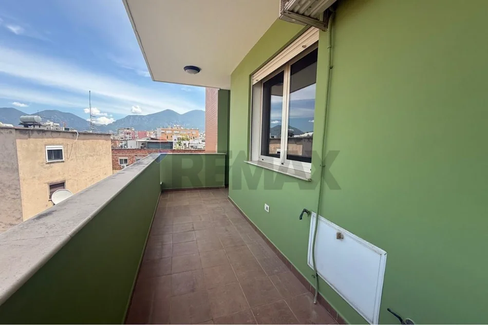 Tirane, jepet me qera apartament , 118 m² 1.000 € 