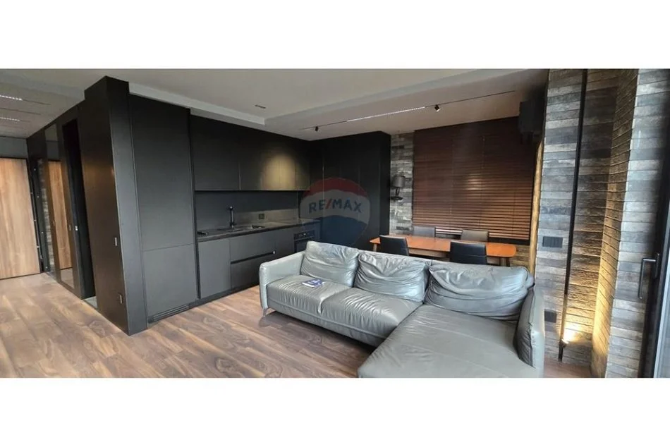 Tirane, jepet me qera apartament 2+1+Ballkon , 120 m² 1.000 € 