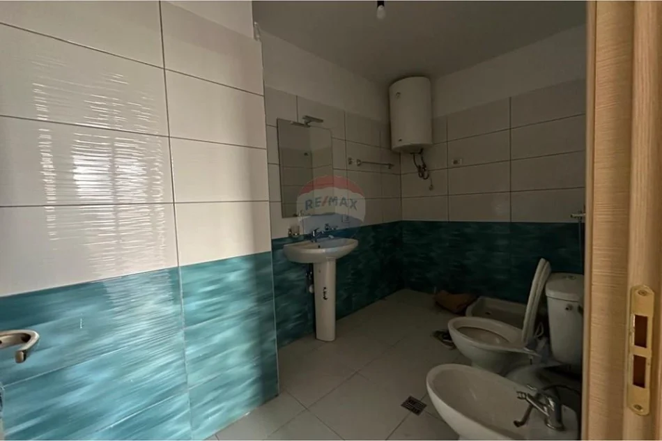 Tirane, shitet apartament , 129 m² 204.000 € 