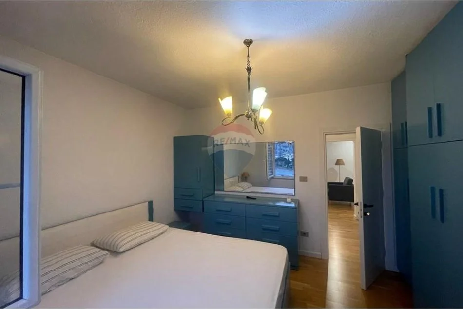 Tirane, jepet me qera apartament 2+1+Ballkon , 80 m² 750 € 