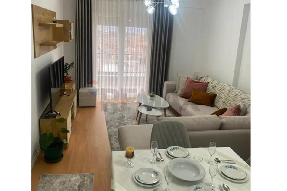 Tirane, jepet me qera apartament 2+1 Kati 9, 100 m² 650 € 