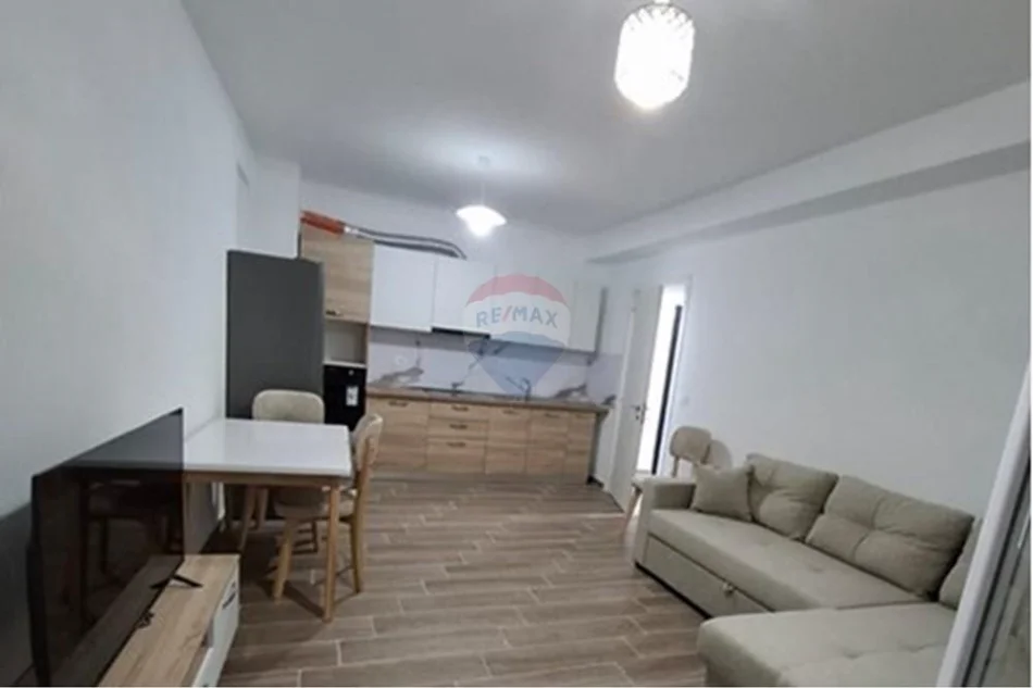 Tirane, jap me qera apartament 2+1+Ballkon Kati 5, 530 € 