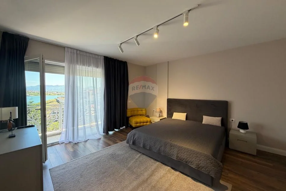 Tirane, jepet me qera Vile Vile 3 Katshe , 221 m² 3.000 € (Liqeni i Farkës, Tiranë)