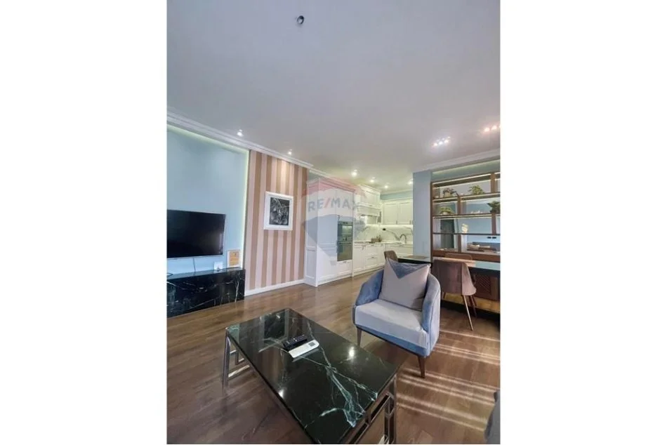 Tirane, jepet me qera apartament 2+1+Ballkon Kati 10, 95 m² 1.500 € (Rruga Kajo Karafili, Tirane)