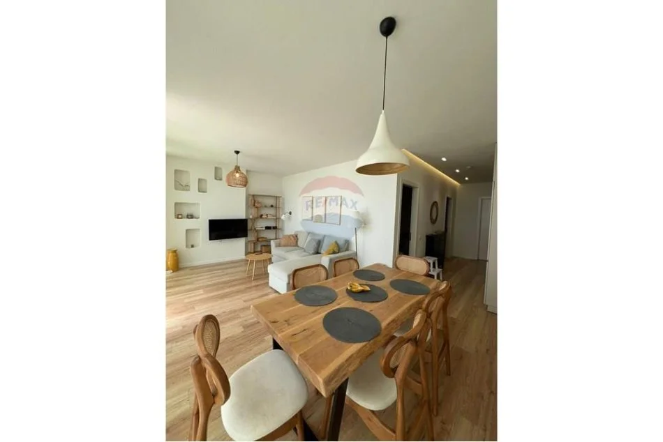 Dhermi - Palase, shitet apartament 2+1+Ballkon , 