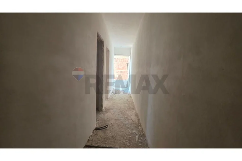 Vlore, shitet apartament 1+1+Ballkon , 58 m² 65.000 € (Rruga Gjergj Kastrioti (Transballkanike), Vlorë)