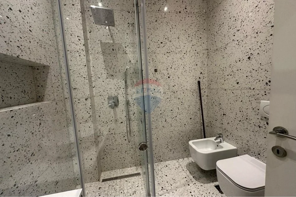 Tirane, jepet me qera apartament , 73 m² 801 € 