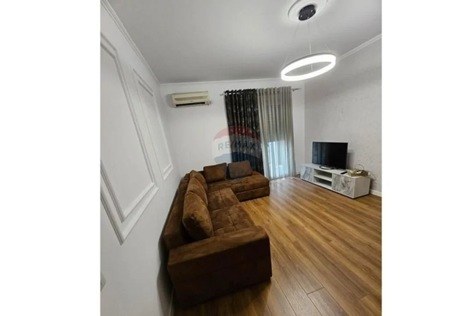 Tirane, jepet me qera apartament 1+1 Kati 2, 65 m² 600 € (MINE PEZA)
