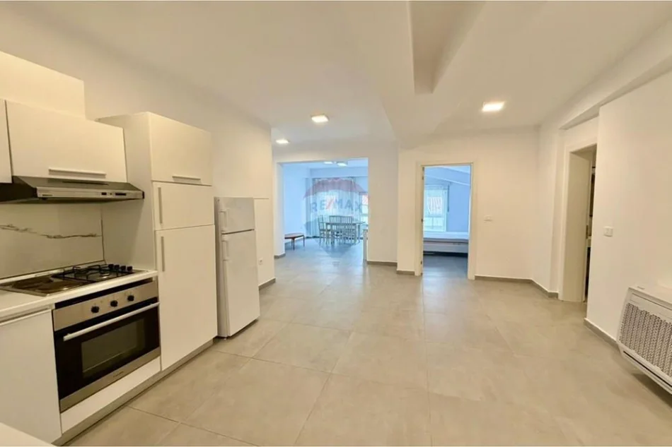 Tirane, shes apartament 2+1+Ballkon Kati 2, 205.000 € (Kodra e Diellit)