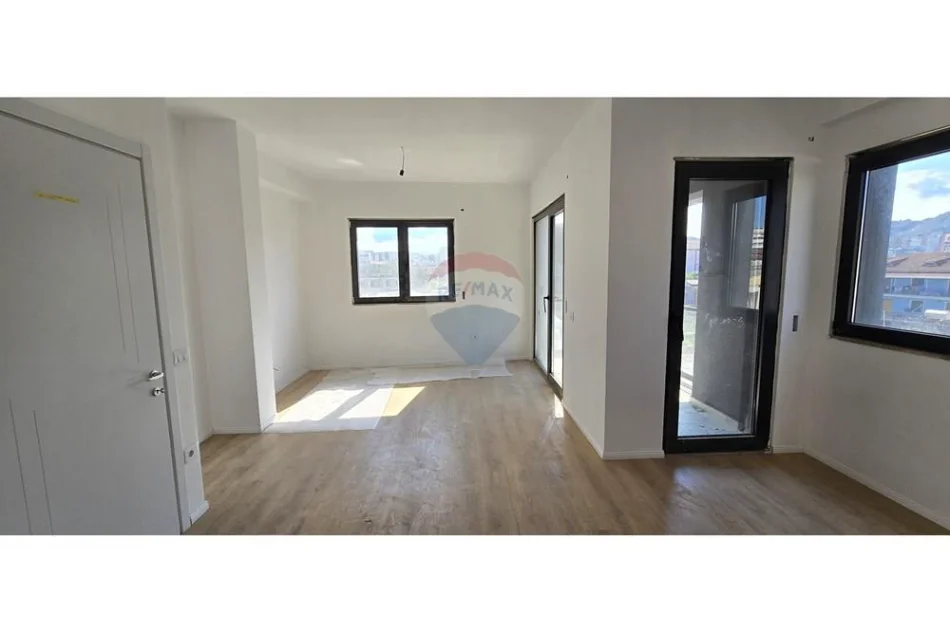 Tirane, shitet apartament , 112 m² (Ish Fusha e Aviacionit)