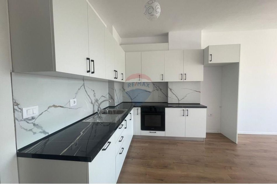Tirane, jepet me qera apartament 2+1 Kati 3, 100 m² 500 € (Bulevardi Blue)
