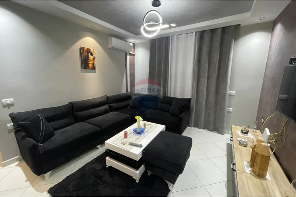Shqiperi, jepet me qera apartament 3+1+Ballkon Kati 3, 100 m² 550 € 