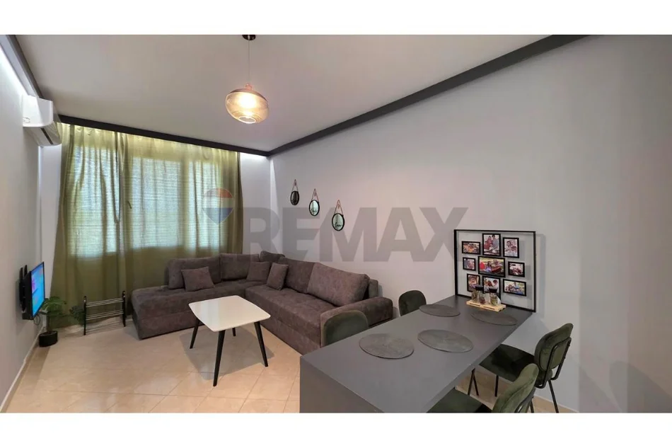 Vlore - Lungomare, shitet apartament 1+1 Kati 4, 60 m² 135.000 € (Rruga Sazani,plazh i vjeter, Vlore)