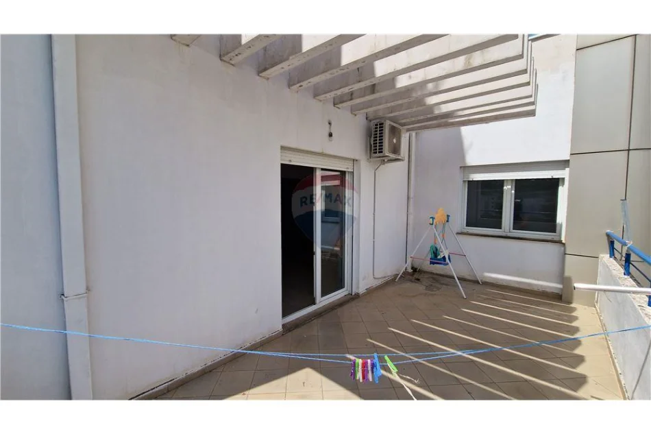 Vlore, shitet apartament 2+1 Kati 5, 155 m² 217.000 € (Blv.Ismail Qmali, Vlore)