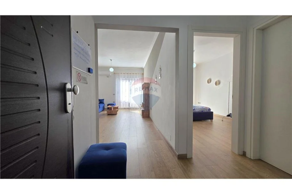 Vlore, shitet apartament 1+1 Kati 5, 74 m² 179.000 € (Rr. Dhimiter Konomi, Lungomare Vlore)