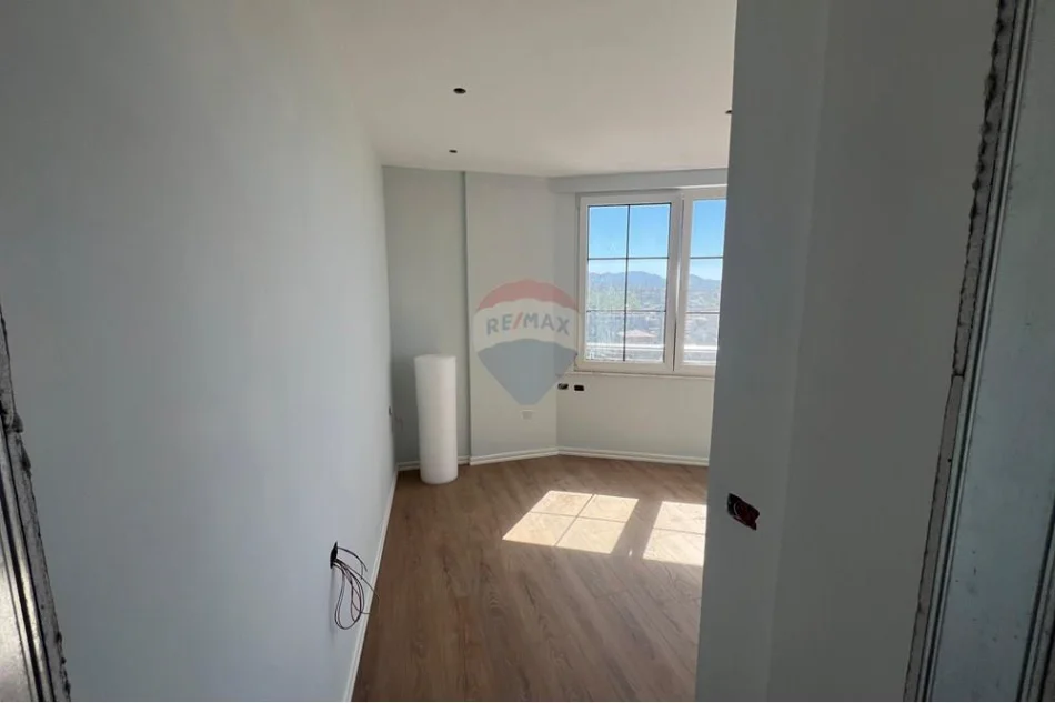 Tirane, shitet apartament , 104 m² 148.600 € 