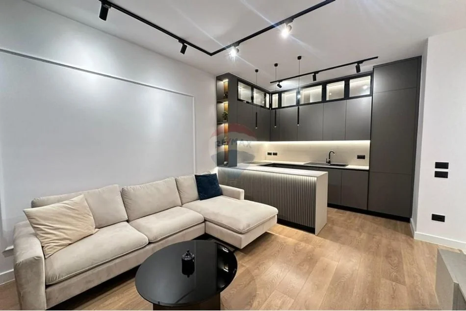 Tirane, jepet me qera apartament 2+1 , 87 m² 1.000 € (Porcelan)