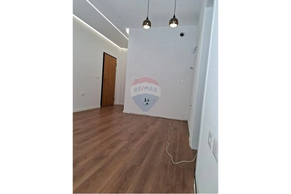 Vlore - Lungomare, shitet apartament 1+1+Ballkon , 46 m² 92.600 € (Uji i Ftohtë, Rruga Dhimitër Konomi, Vlorë)