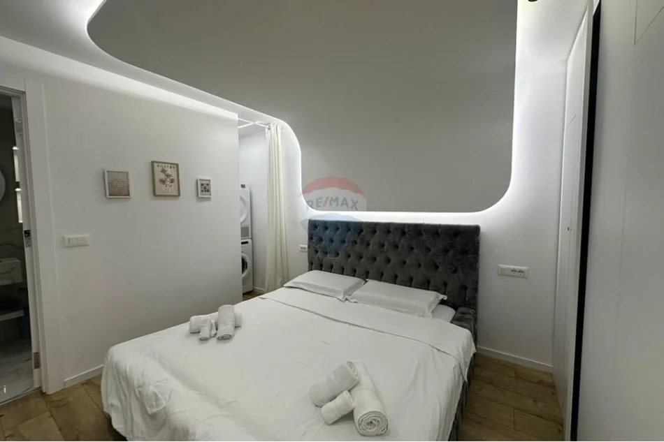Tirane, jepet me qera garsonier Studio Kati 1, 40 m² (21 DHJETORI)