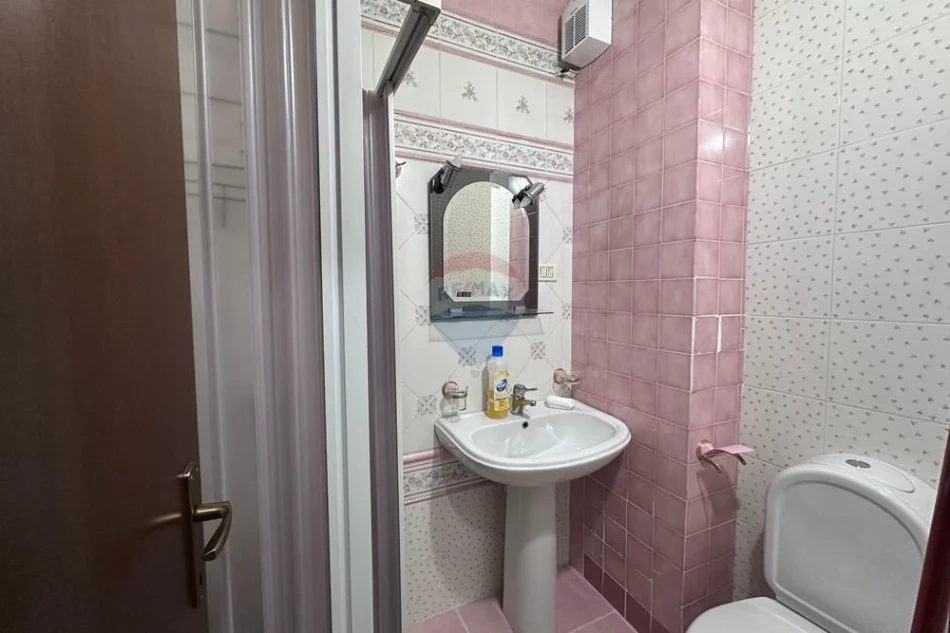 Tirane, jepet me qera apartament 2+1 Kati 7, 110 m² 1.200 € 