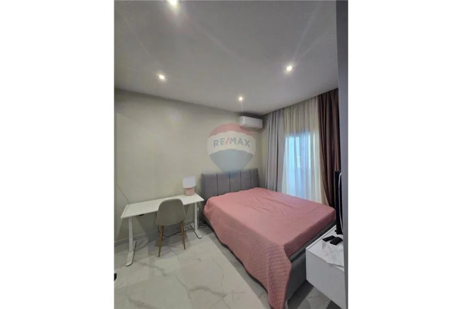 Vlore - Lungomare, jepet me qera apartament 1+1 Kati 2, 70 m² 450 € 