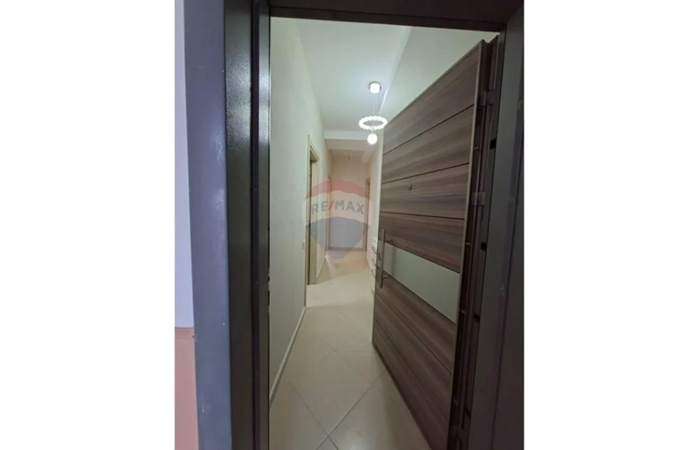 Tirane, jepet me qera apartament 2+1 Kati 8, 74 m² 500 € (rruga kavajes)
