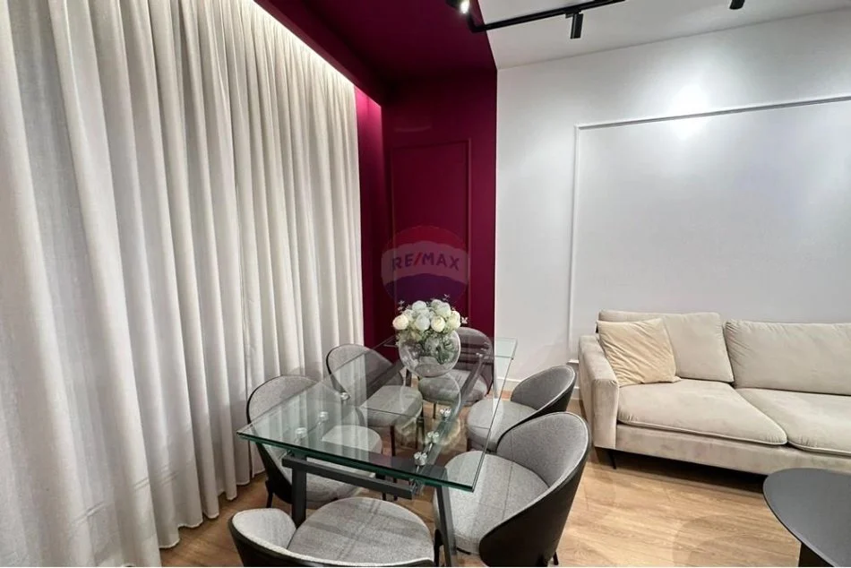 Tirane, jepet me qera apartament 2+1 , 78 m² 1.000 € (Porcelan)