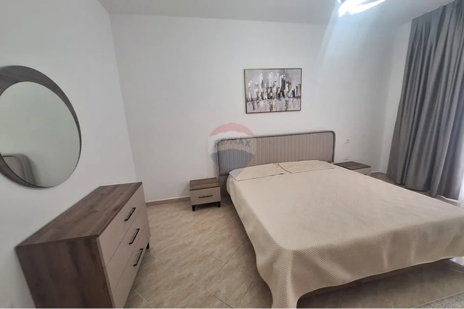 Tirane, jepet me qera apartament 1+1+Ballkon , 78 m² 500 € 