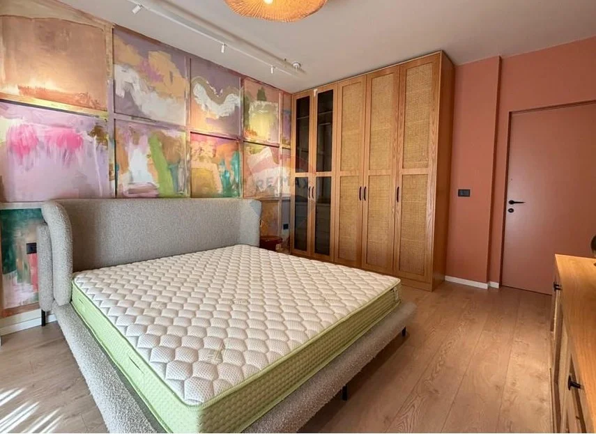 Tirane, jepet me qera apartament 1+1 Kati 7, 75 m² 900 € (Ish ekspozita)