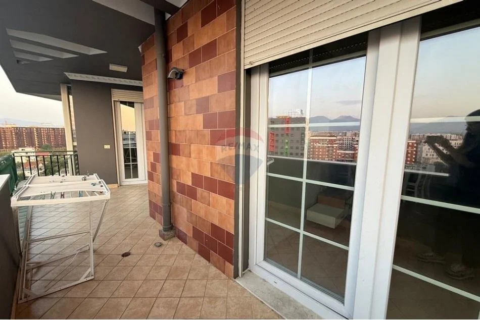 Tirane, jepet me qera apartament 2+1+Ballkon Kati 9, 120 m² 500 € 