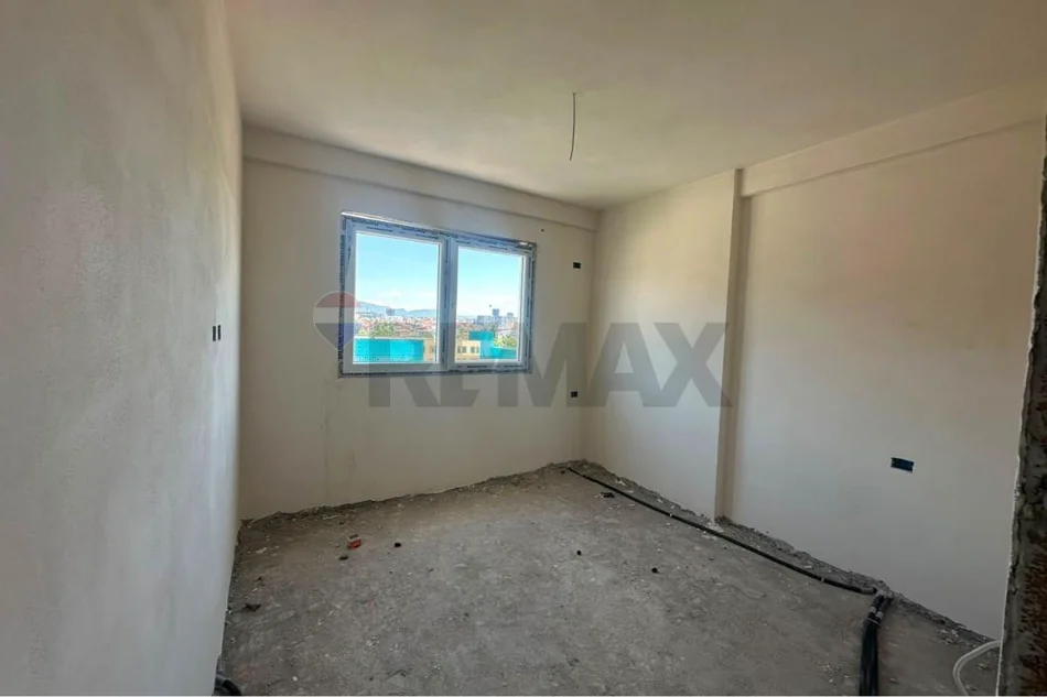 Tirane, shitet apartament 1+1 Kati 4, 72 m² 84.000 € (Paskuqan)