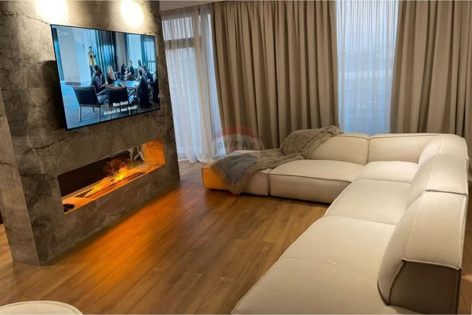 Tirane, jepet me qera apartament , 126 m² 1.801 € 