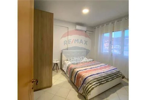 Vlore, shitet apartament 1+1+Ballkon Kati 6, 70 m² 160.000 € (Lungomare)