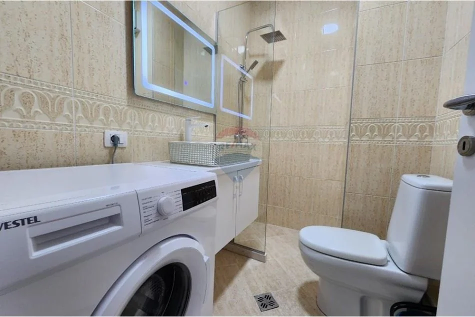 Tirane, jepet me qera apartament 2+1+Ballkon , 104 m² 750 € 