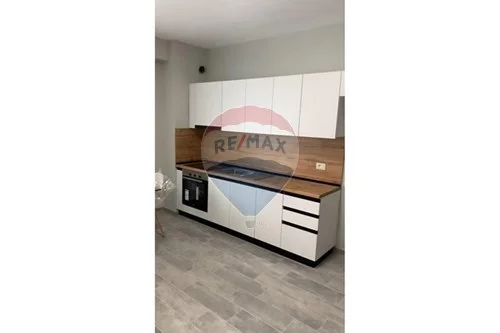 Tirane, jepet me qera apartament 1+1 Kati 4, 60 m² 300 € (Fresk)