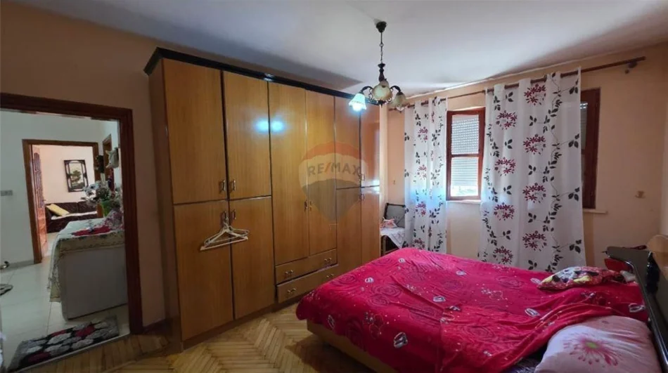 Vlore, shitet apartament 2+1 Kati 5, 90 m² 90.000 € (Rruga Ali Demi, Vlorë)