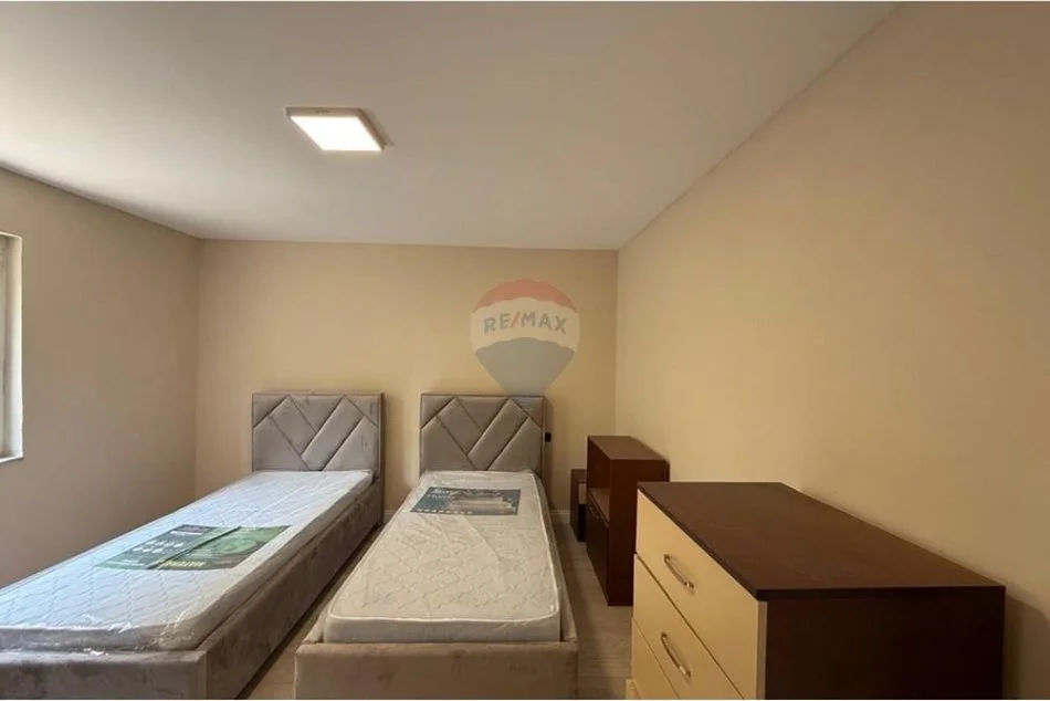 Tirane, jepet me qera apartament 2+1+Ballkon Kati 2, 65 m² 470 € (Selite)