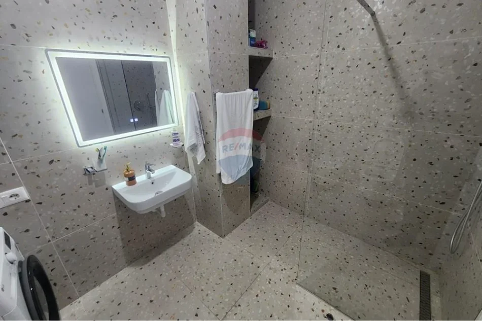 Tirane, shitet apartament 2+1 , 84 m² 155.000 € (paskuqan)