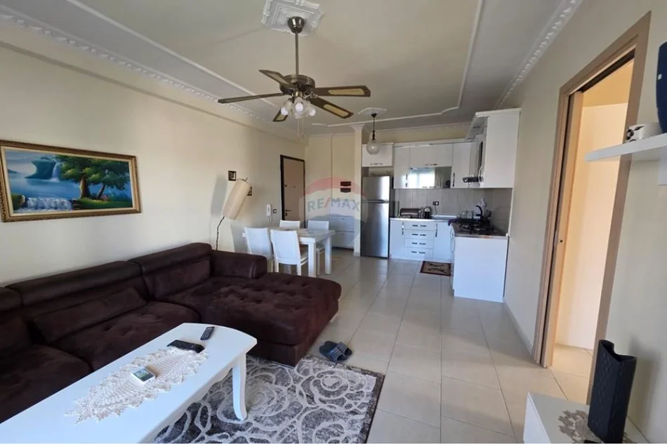 Vlore, jepet me qera apartament 2+1+Ballkon Kati 3, 105 m² 450 € (Rruga Gjergj Kastrioti (Transballkanike), Vlorë)