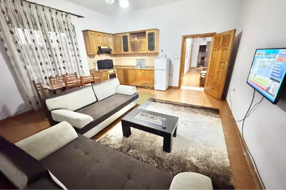 Tirane, jepet me qera apartament 1+1+Ballkon Kati 2, 70 m² 420 € (Qsut Rruga e Dibres)
