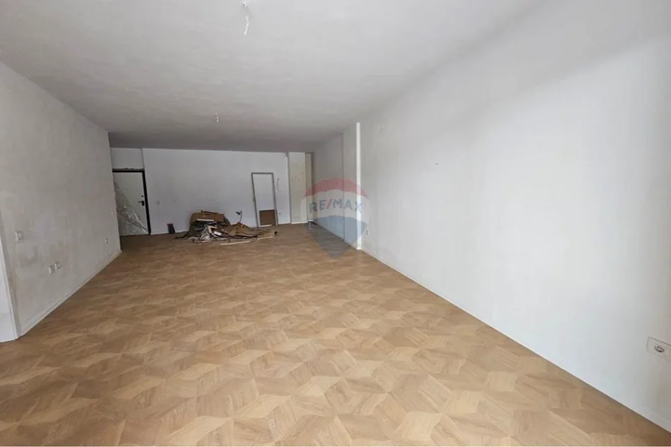 Tirane, shitet apartament , 153 m² 225.000 € 