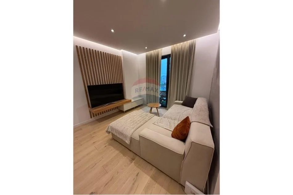 Tirane, jepet me qera apartament 2+1+Ballkon , 85 m² 700 € (Astir)