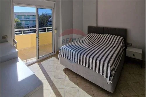 Vlore, jepet me qera apartament 2+1 Kati 4, 74 m² (Rruga Gjergj Kastrioti (Transballkanike), Vlorë)