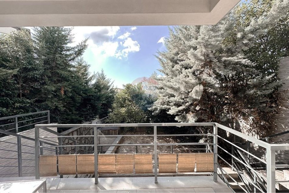 Tirane, jepet me qera Vile 3+1 , 390 m² 2.201 € 