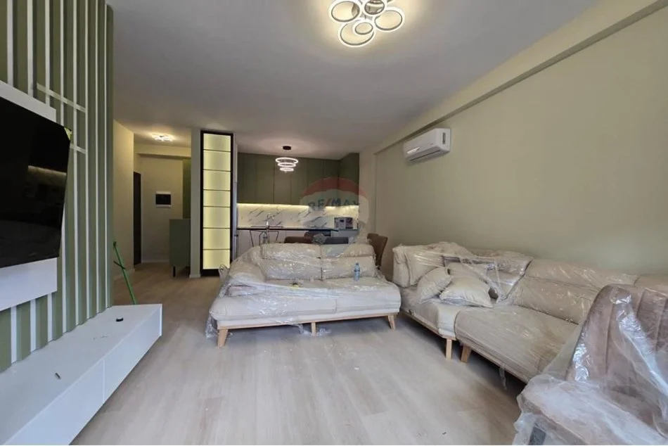 Tirane, jepet me qera apartament 2+1+Ballkon Kati 3, 117 m² 1.200 € 