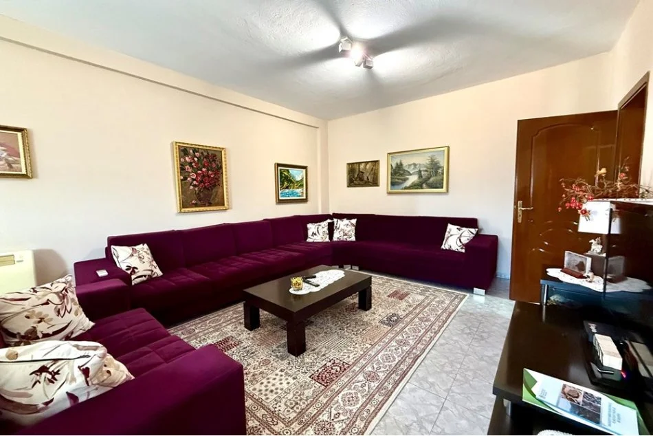 Apartament ne shitje, 2+1 totalisht i mobiluar tek Ali Demi! (165'000 Euro)